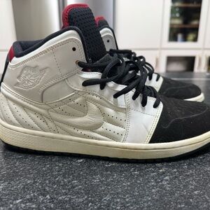 Nike Men's Air Jordan 1’s Retro 99